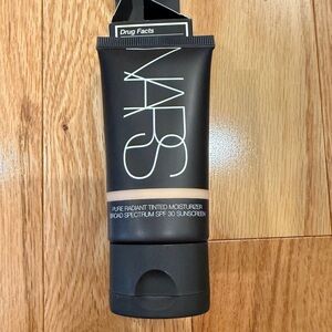 NARS Pure Radiant Moisturizer SPF 30 - Black Tube (unopened - brand new)
